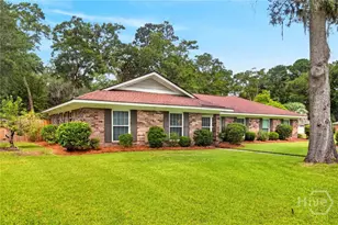 701 Woodridge Dr, Savannah, GA 31410 - Photo 2