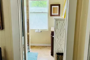 636 E 37th St, Savannah, GA 31401 - Photo 4
