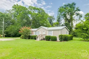 437 Burkhalter Cir, Claxton, GA 30417 - Photo 2