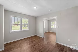 132 Jenks St, Savannah, GA 31415 - Photo 14