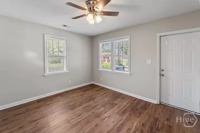 132 Jenks Street, Savannah, GA 31415 - Photo 6