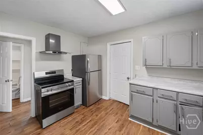 132 Jenks Street, Savannah, GA 31415 - Photo 16