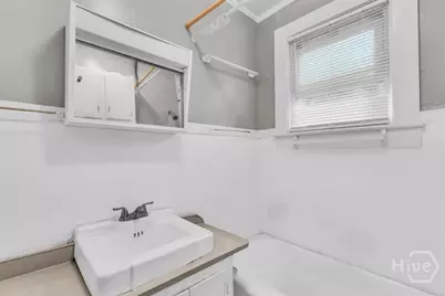 1023 W 37th Street, Savannah, GA 31415 - Photo 8