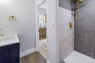 1137 E Gwinnett St, Savannah, GA 31404 - Photo 16