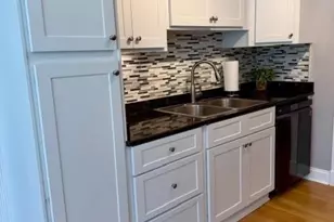 911 Boxwood Dr, Savannah, GA 31410 - Photo 4