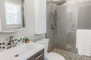911 Boxwood Dr, Savannah, GA 31410 - Photo 16