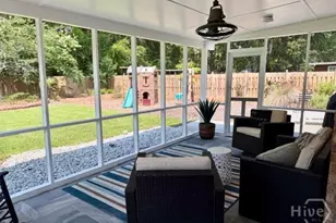 911 Boxwood Dr, Savannah, GA 31410 - Photo 14