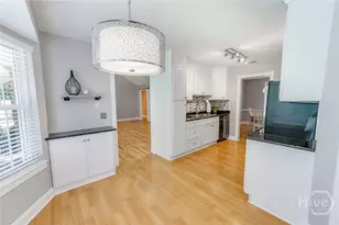 911 Boxwood Dr, Savannah, GA 31410 - Photo 8
