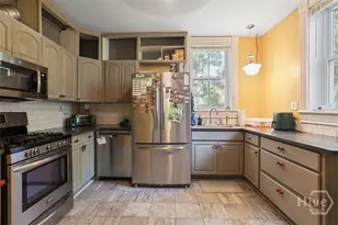207 W 38th St, Savannah, GA 31401 - Photo 4