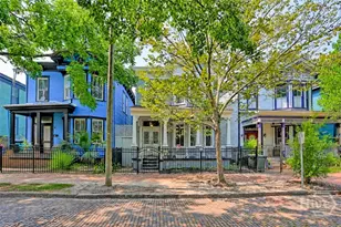 207 W 38th St, Savannah, GA 31401 - Photo 2