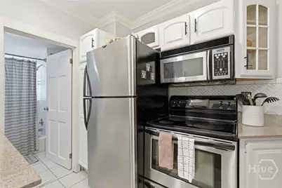 526 E Gwinnett Lane, Savannah, GA 31401 - Photo 16