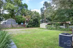 732 E Henry St, Savannah, GA 31401 - Photo 12