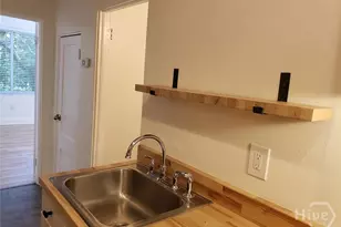 732 E Henry St, Savannah, GA 31401 - Photo 8