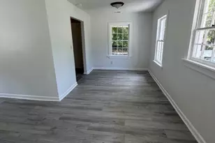 4 Lewis St, Statesboro, GA 30458 - Photo 2