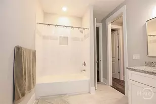 417 W 32nd St, Savannah, GA 31401 - Photo 22