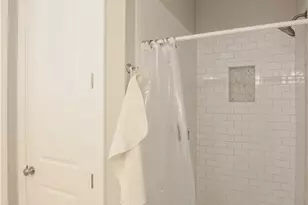 417 W 32nd St, Savannah, GA 31401 - Photo 16