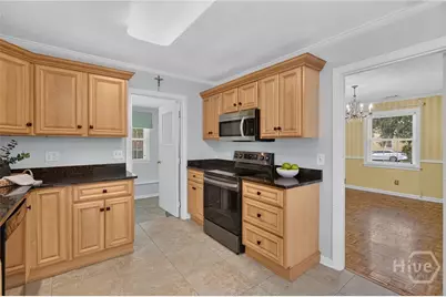 1461 Queensbury Street, Savannah, GA 31406 - Photo 8