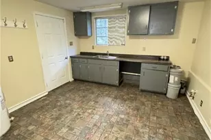 319 Windsor Rd, Savannah, GA 31419 - Photo 12