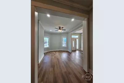 521 W 38th Street, Savannah, GA 31415 - Photo 6