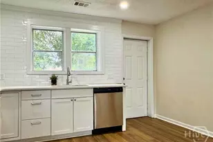 2032 Eppinger St, Savannah, GA 31415 - Photo 8