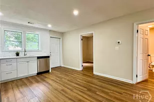 2032 Eppinger St, Savannah, GA 31415 - Photo 8