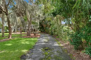 1316 Walthour Rd, Savannah, GA 31410 - Photo 8