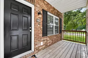 1516 E Henry St, Savannah, GA 31404 - Photo 4