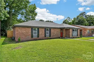 1927 Pendleton St, Savannah, GA 31405 - Photo 2