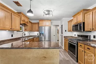 126 Holcomb St, Savannah, GA 31406 - Photo 8
