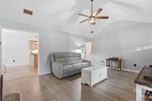 126 Holcomb St, Savannah, GA 31406 - Photo 6
