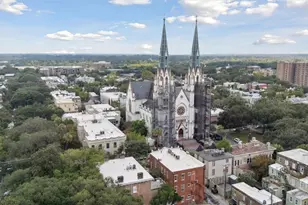 24 E Liberty St, Savannah, GA 31401 - Photo 2