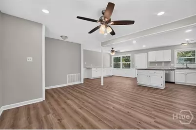 1907 E 63rd Street, Savannah, GA 31404 - Photo 4
