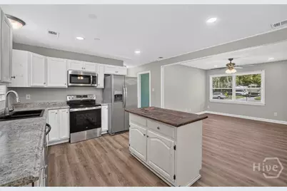 1907 E 63rd Street, Savannah, GA 31404 - Photo 8