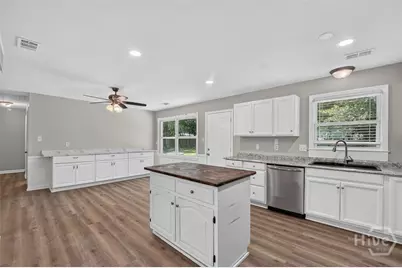 1907 E 63rd Street, Savannah, GA 31404 - Photo 8