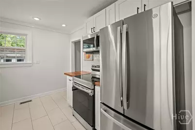 2332 E 41st Street, Savannah, GA 31404 - Photo 8