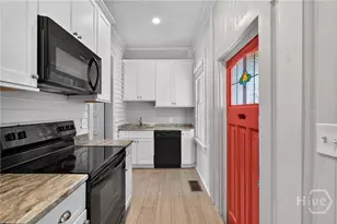 902 Barnard St, Savannah, GA 31401 - Photo 14