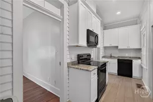 902 Barnard St, Savannah, GA 31401 - Photo 14