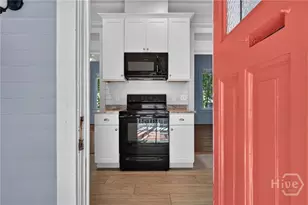 902 Barnard St, Savannah, GA 31401 - Photo 10