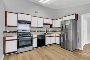 123 Peachtree Dr, Savannah, GA 31419 - Photo 8