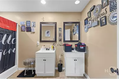 52 S Parkwood, Savannah, GA 31404 - Photo 10