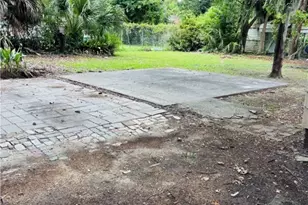 52 S Parkwood, Savannah, GA 31404 - Photo 12