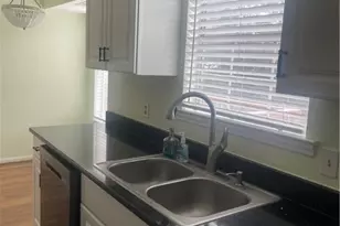 102 Stonebridge Ln, Savannah, GA 31410 - Photo 6
