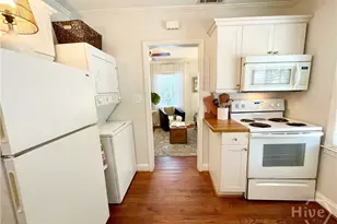 219 W Taylor St, Savannah, GA 31401 - Photo 10