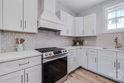 1135 E Park Avenue, Savannah, GA 31404 - Photo 16