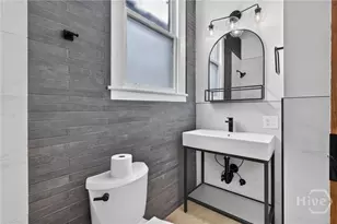 114 W Waldburg St, Savannah, GA 31401 - Photo 34
