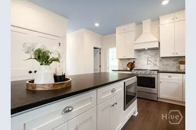 809 E 36th Street, Savannah, GA 31401 - Photo 26