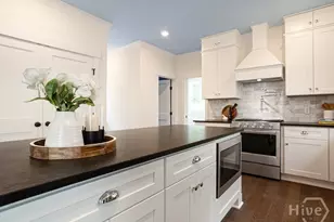 809 E 36th St, Savannah, GA 31401 - Photo 26