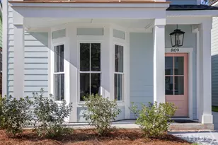 809 E 36th St, Savannah, GA 31401 - Photo 4