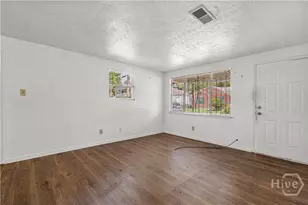 1135 Collins St, Savannah, GA 31404 - Photo 4