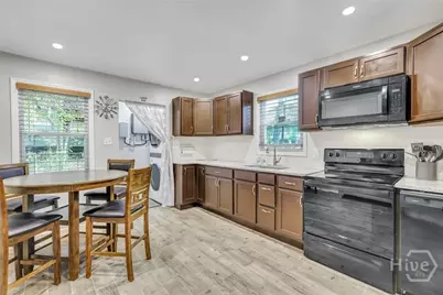 1305 E 32nd Street, Savannah, GA 31404 - Photo 8